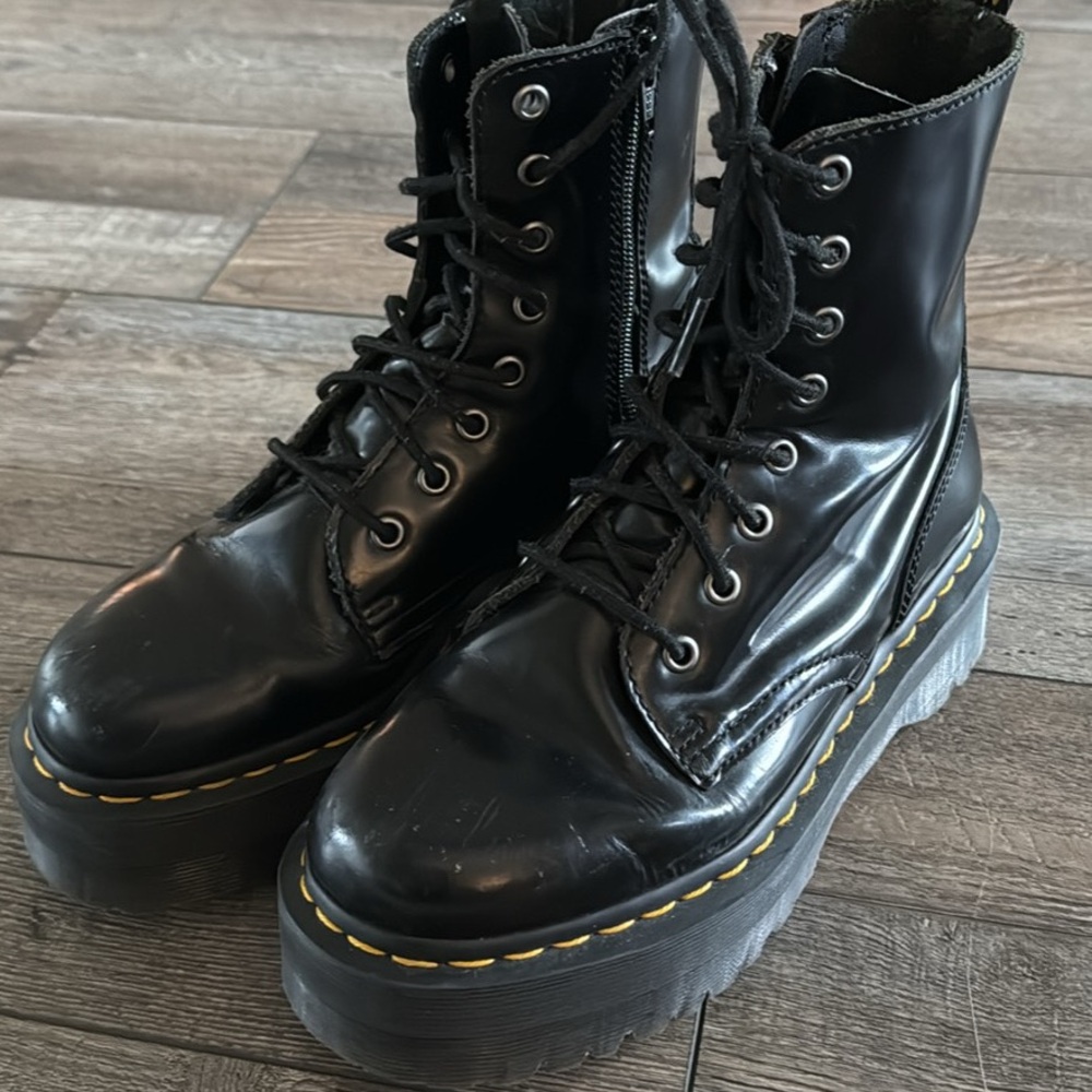 ** SOLD **DR. MARTENS Jadon Black Platform Boots 38 - 7.5 Womens